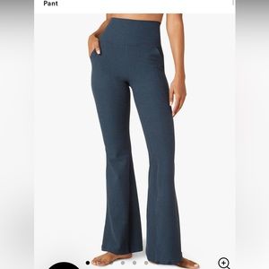 Beyond Yoga Everyday Flare, Navy